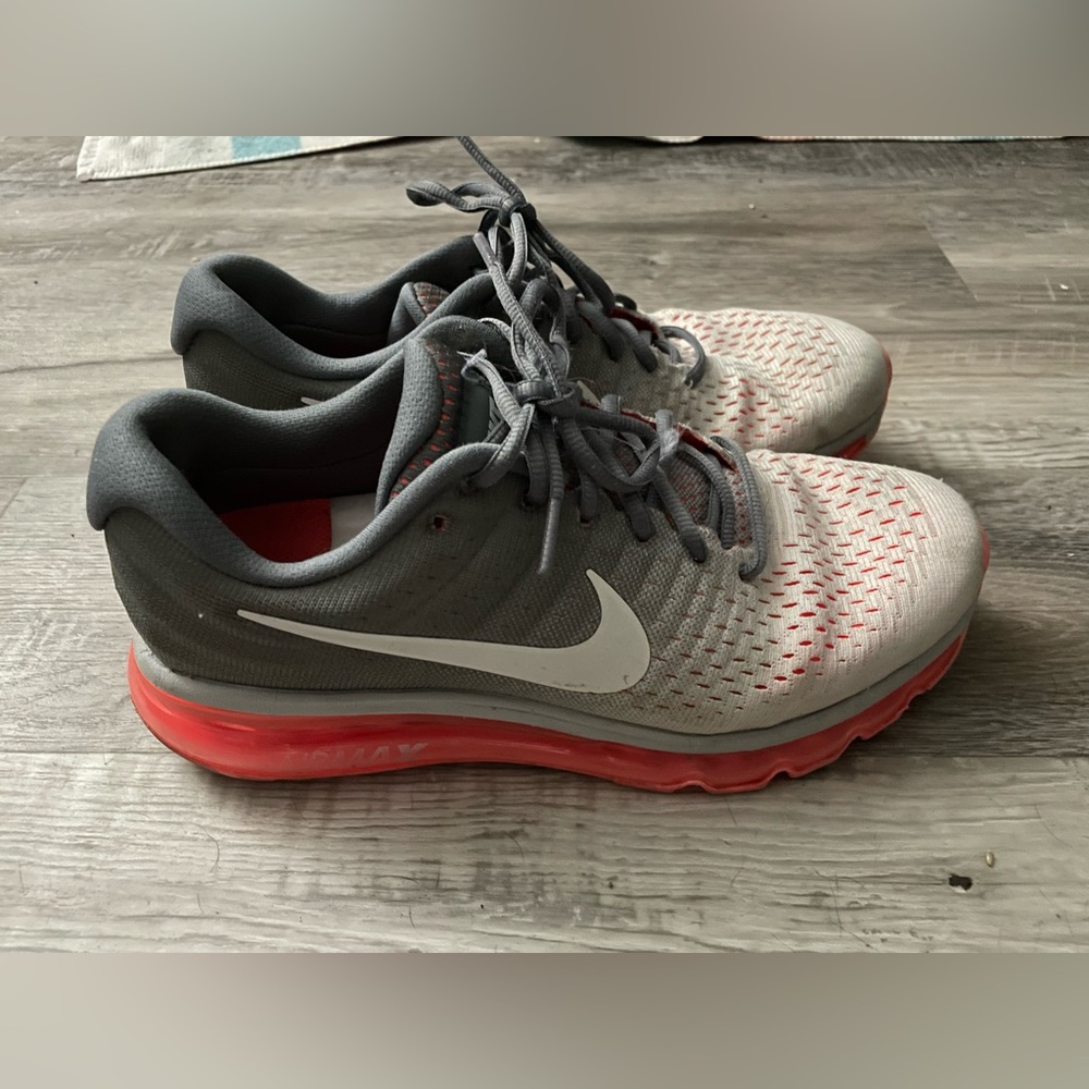 Women’s Nike Air Max Gray Red Sneakers Size 9.5 | Cushioned Running Style